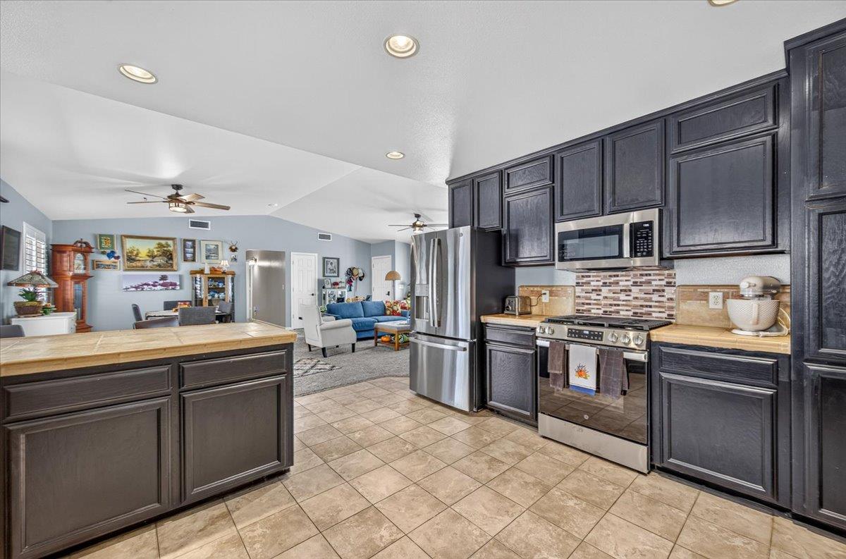 34122 Powerhouse Rd, Auberry, CA 93602