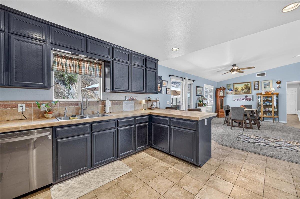 34122 Powerhouse Rd, Auberry, CA 93602