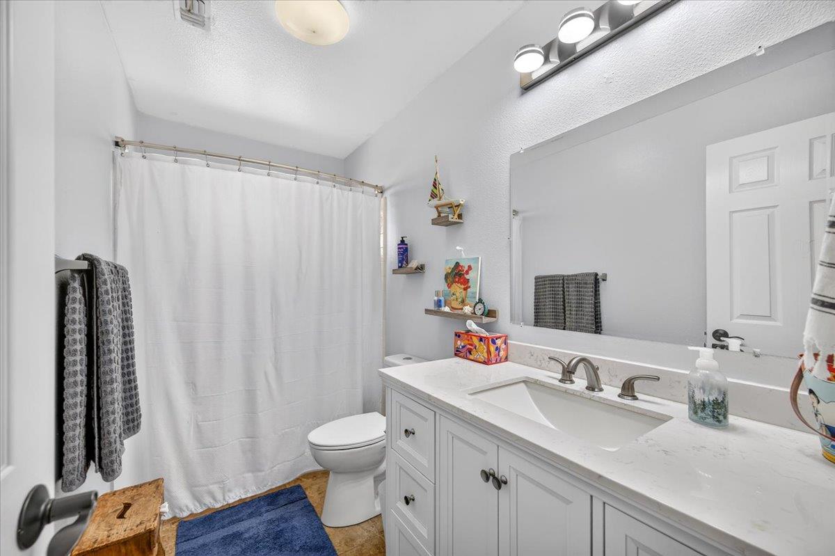34122 Powerhouse Rd, Auberry, CA 93602