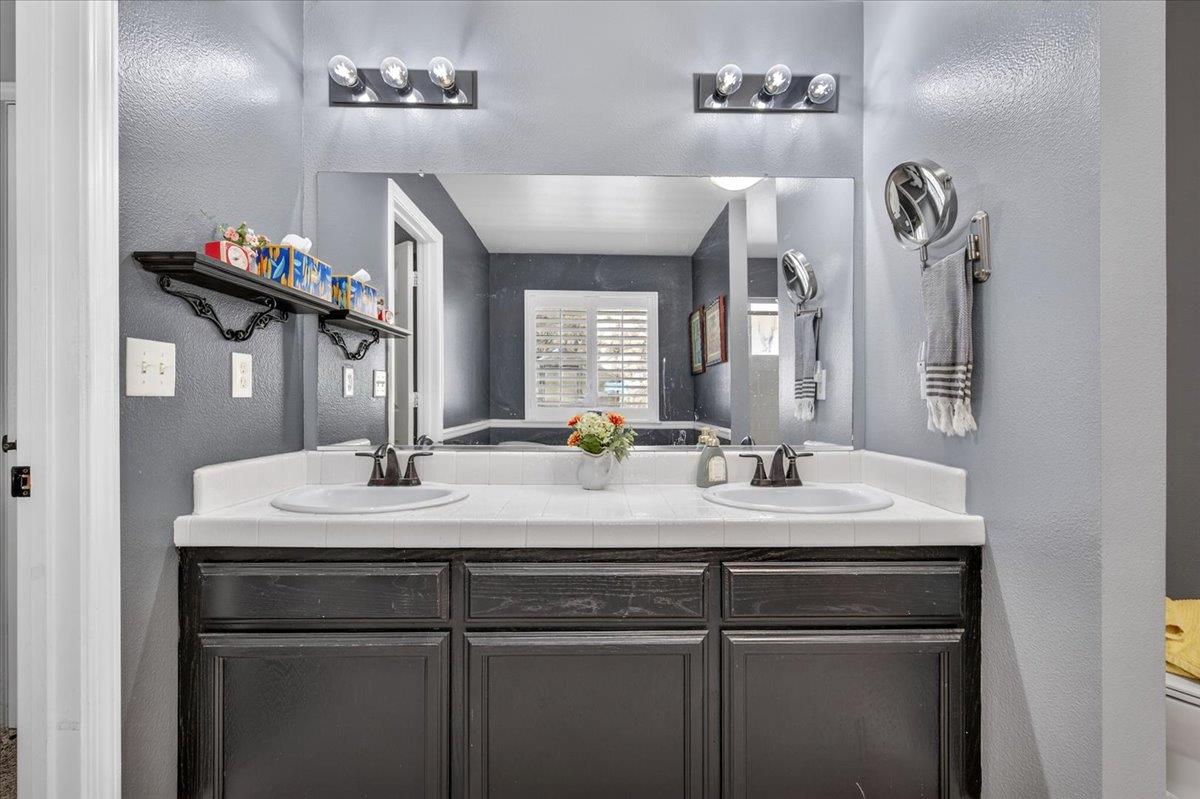 34122 Powerhouse Rd, Auberry, CA 93602