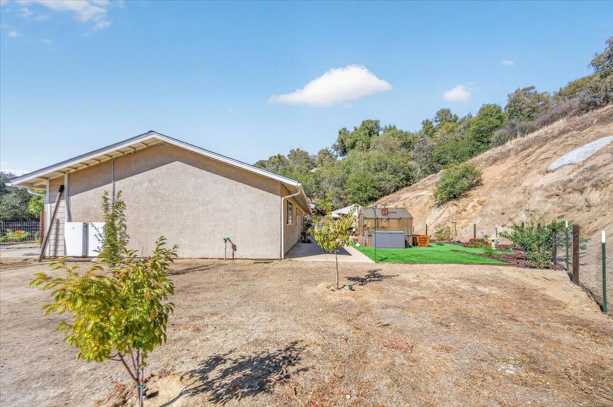 34122 Powerhouse Rd, Auberry, CA 93602