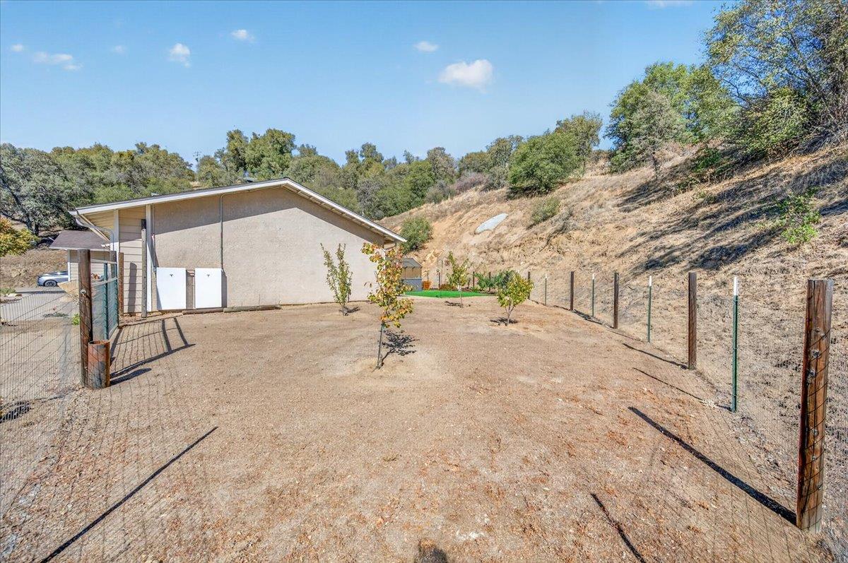 34122 Powerhouse Rd, Auberry, CA 93602