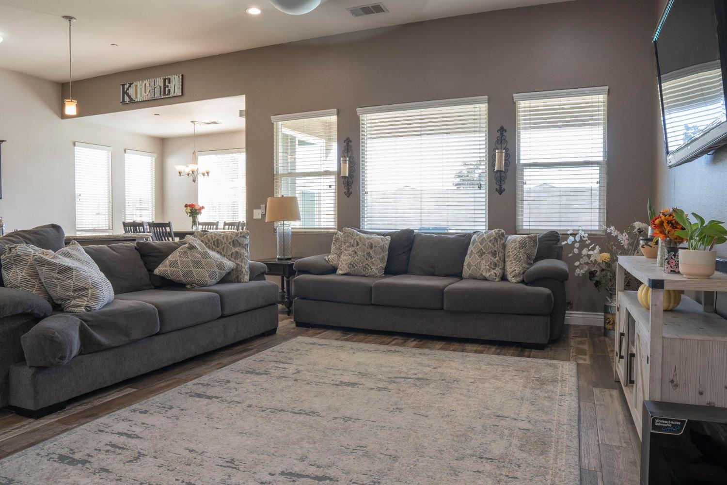 1013 La Jolla Ave, Clovis, CA 93619