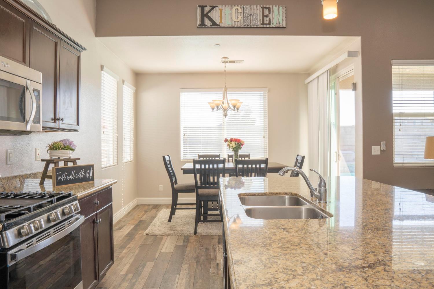 1013 La Jolla Ave, Clovis, CA 93619
