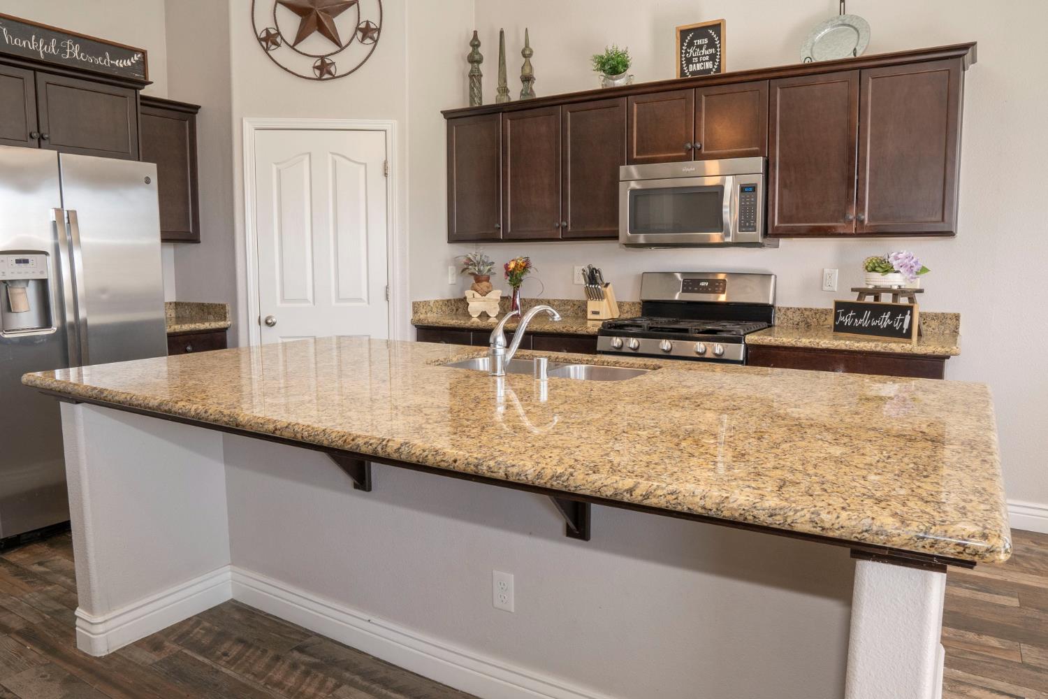 1013 La Jolla Ave, Clovis, CA 93619