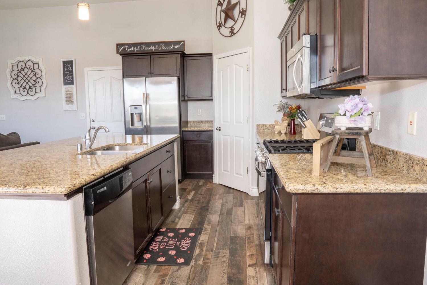 1013 La Jolla Ave, Clovis, CA 93619