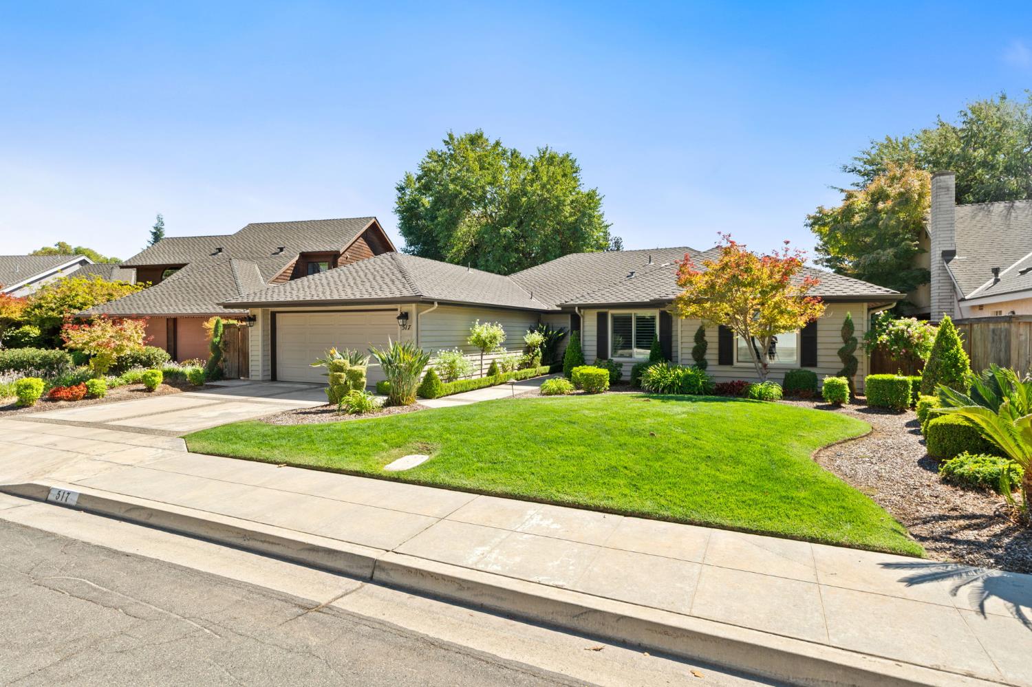 517 E Mallard Cir, Fresno, CA 93730