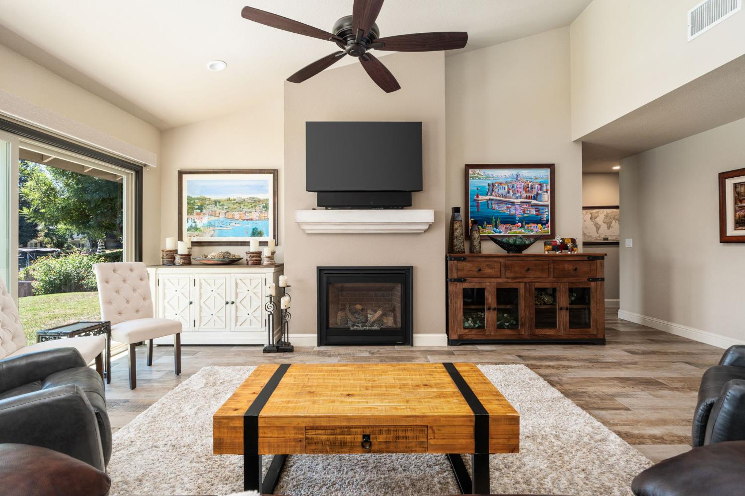 517 E Mallard Cir, Fresno, CA 93730