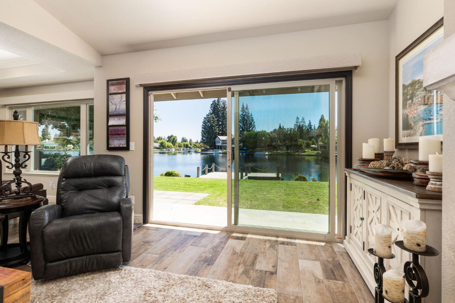 517 E Mallard Cir, Fresno, CA 93730