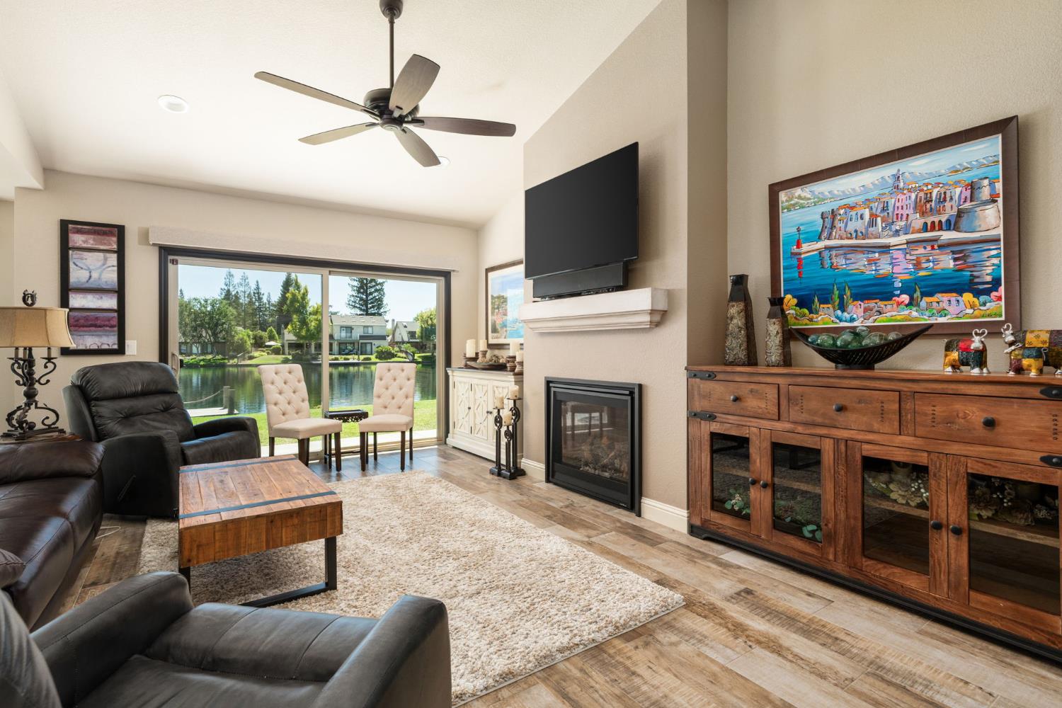 517 E Mallard Cir, Fresno, CA 93730