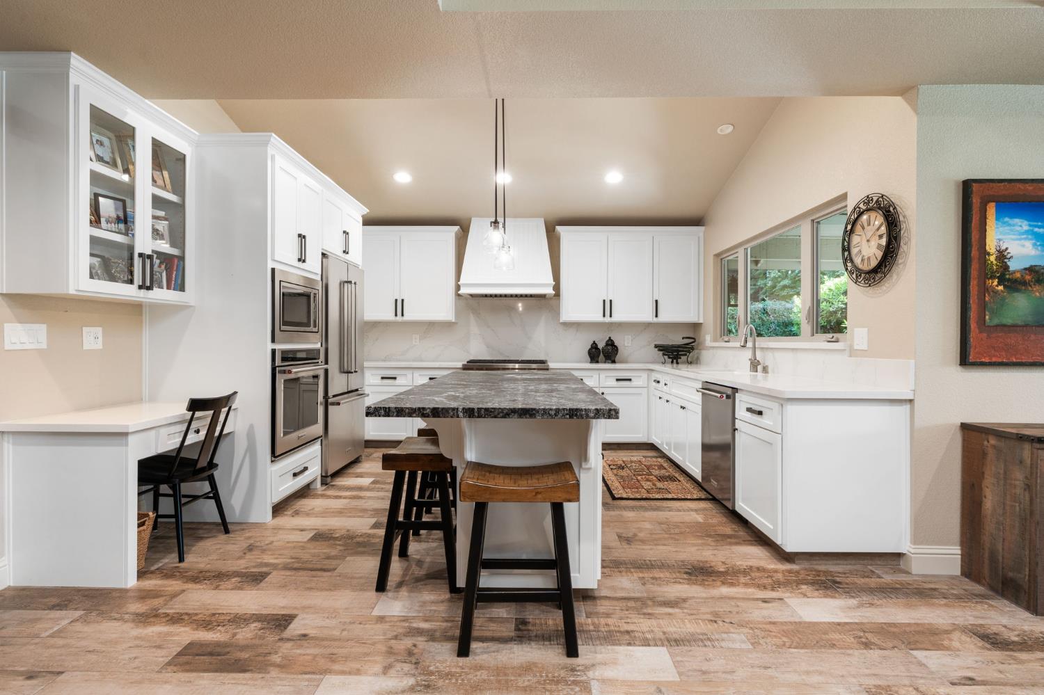 517 E Mallard Cir, Fresno, CA 93730
