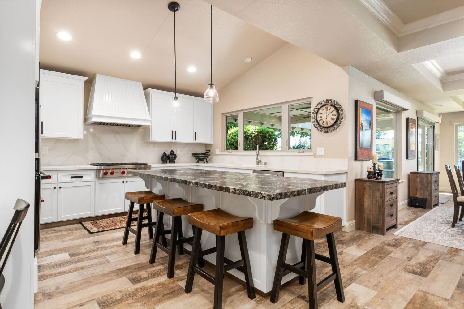 517 E Mallard Cir, Fresno, CA 93730