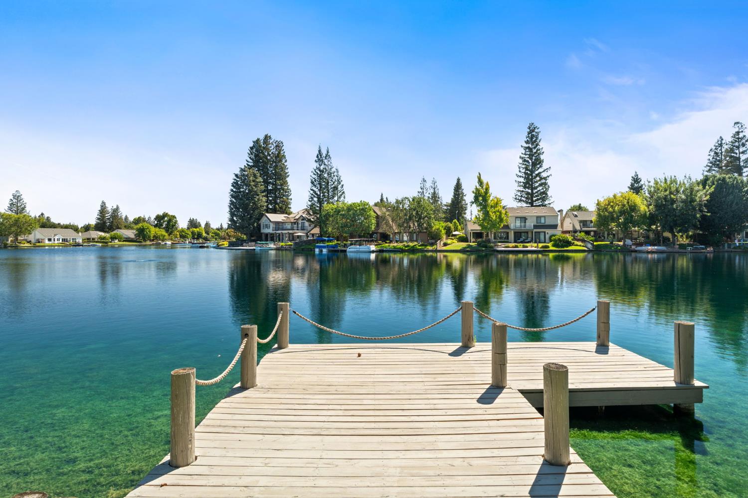 517 E Mallard Cir, Fresno, CA 93730