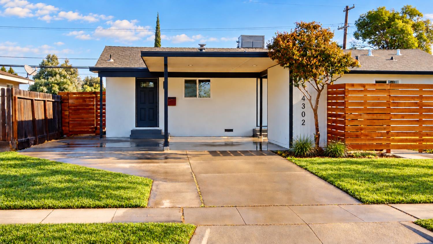 4302 N Holt Ave, Fresno, CA 93705