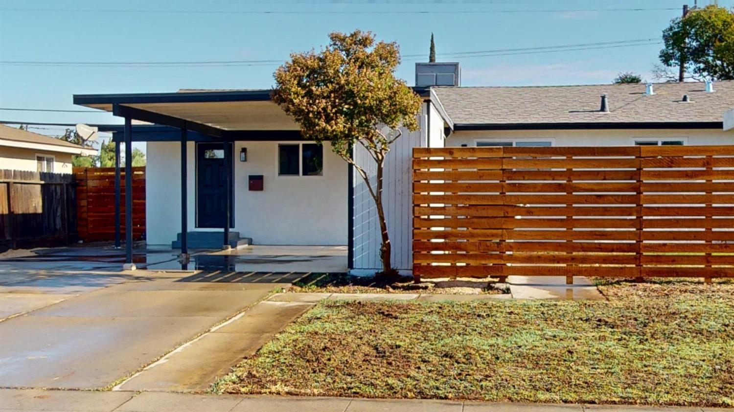 4302 N Holt Ave, Fresno, CA 93705