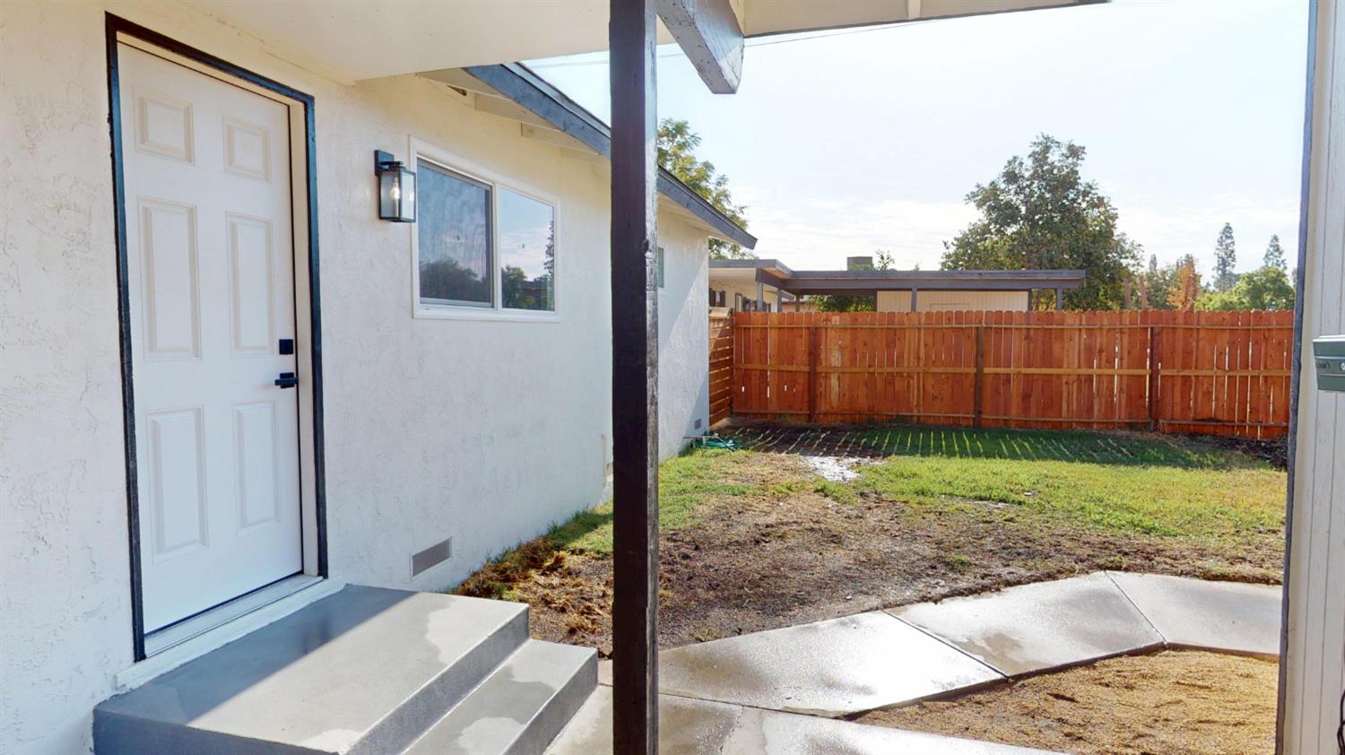 4302 N Holt Ave, Fresno, CA 93705