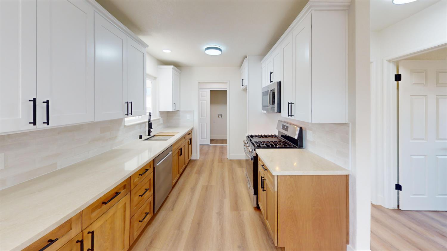 4302 N Holt Ave, Fresno, CA 93705