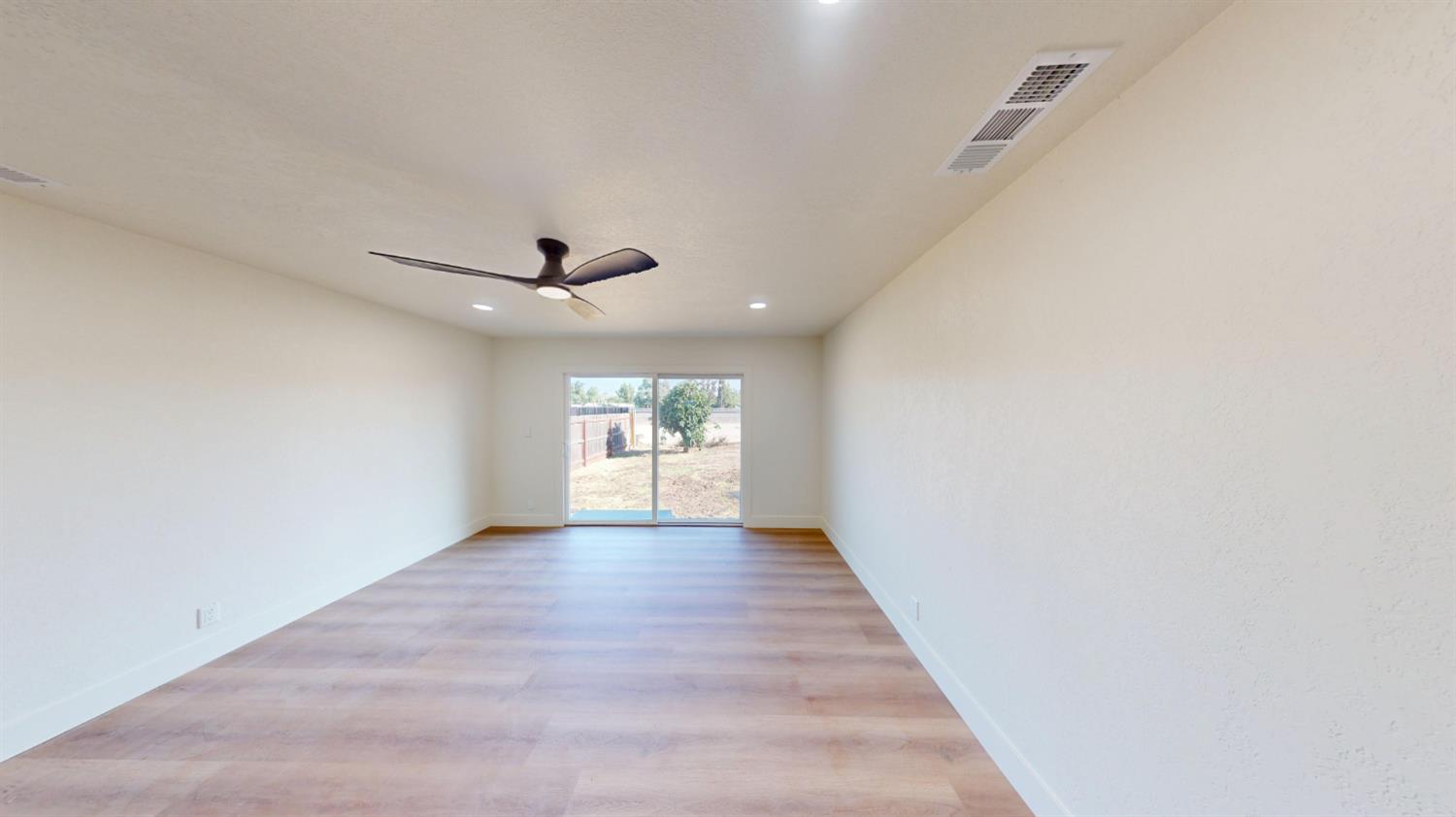 4302 N Holt Ave, Fresno, CA 93705