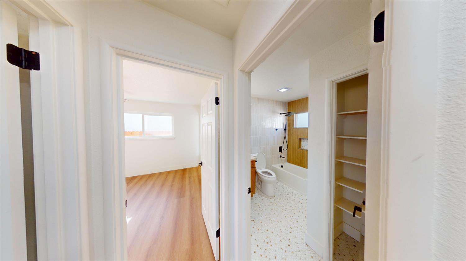 4302 N Holt Ave, Fresno, CA 93705