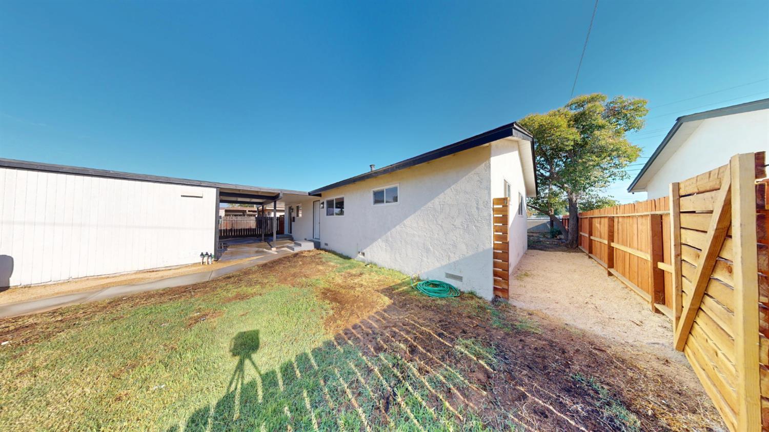 4302 N Holt Ave, Fresno, CA 93705
