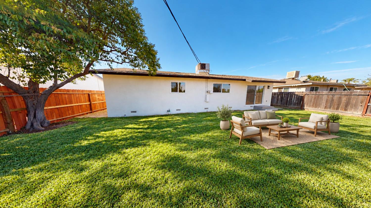 4302 N Holt Ave, Fresno, CA 93705