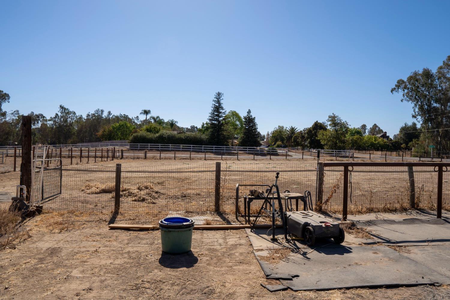 6136 N Bethel Ave, Clovis, CA 93619