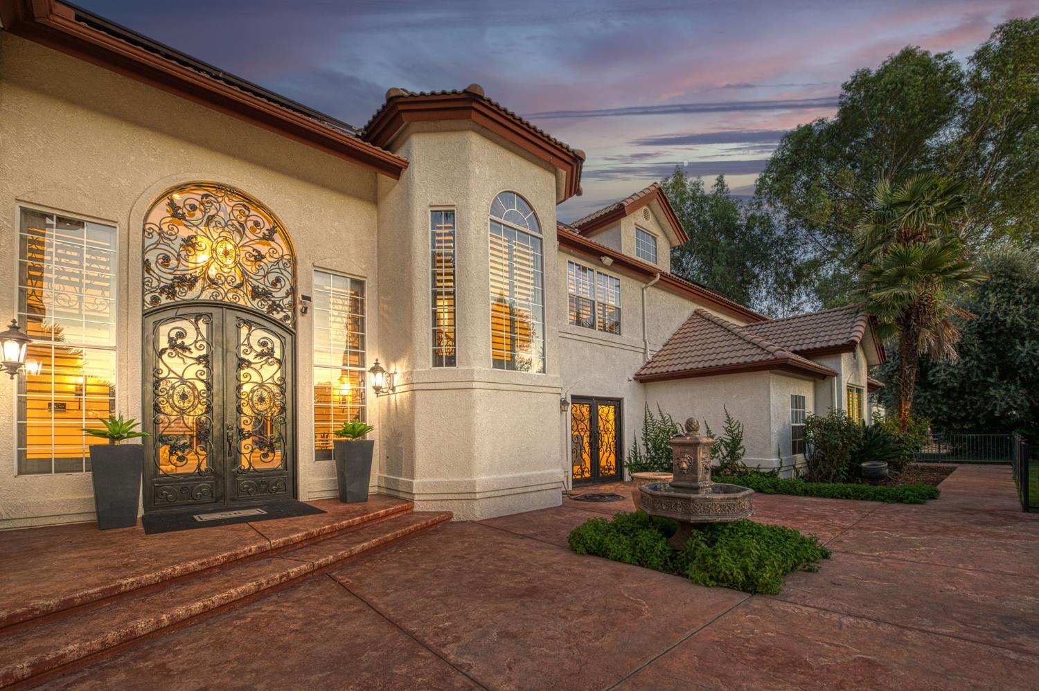 5334 N Marjan Ave, Clovis, CA 93619