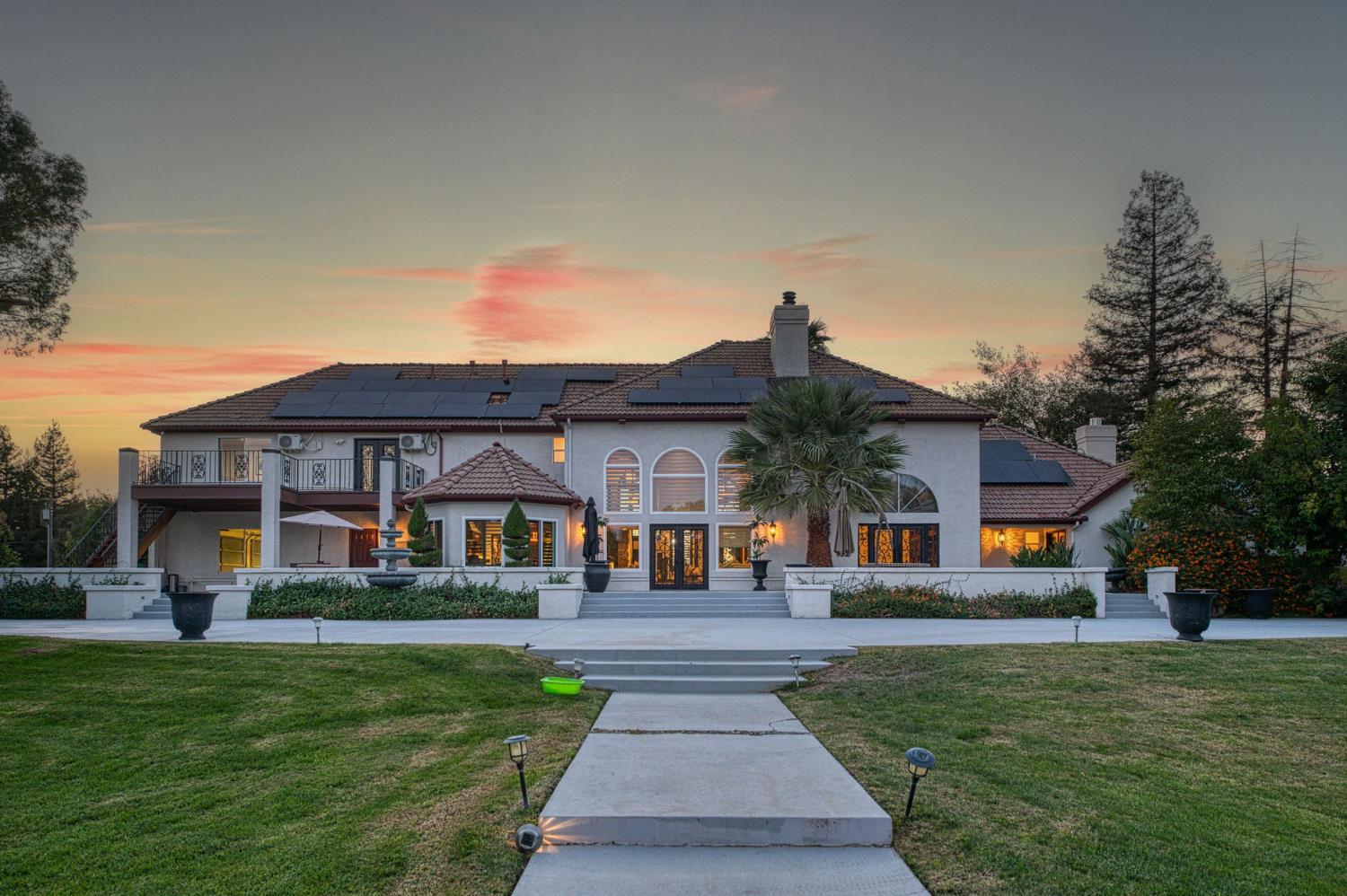 5334 N Marjan Ave, Clovis, CA 93619