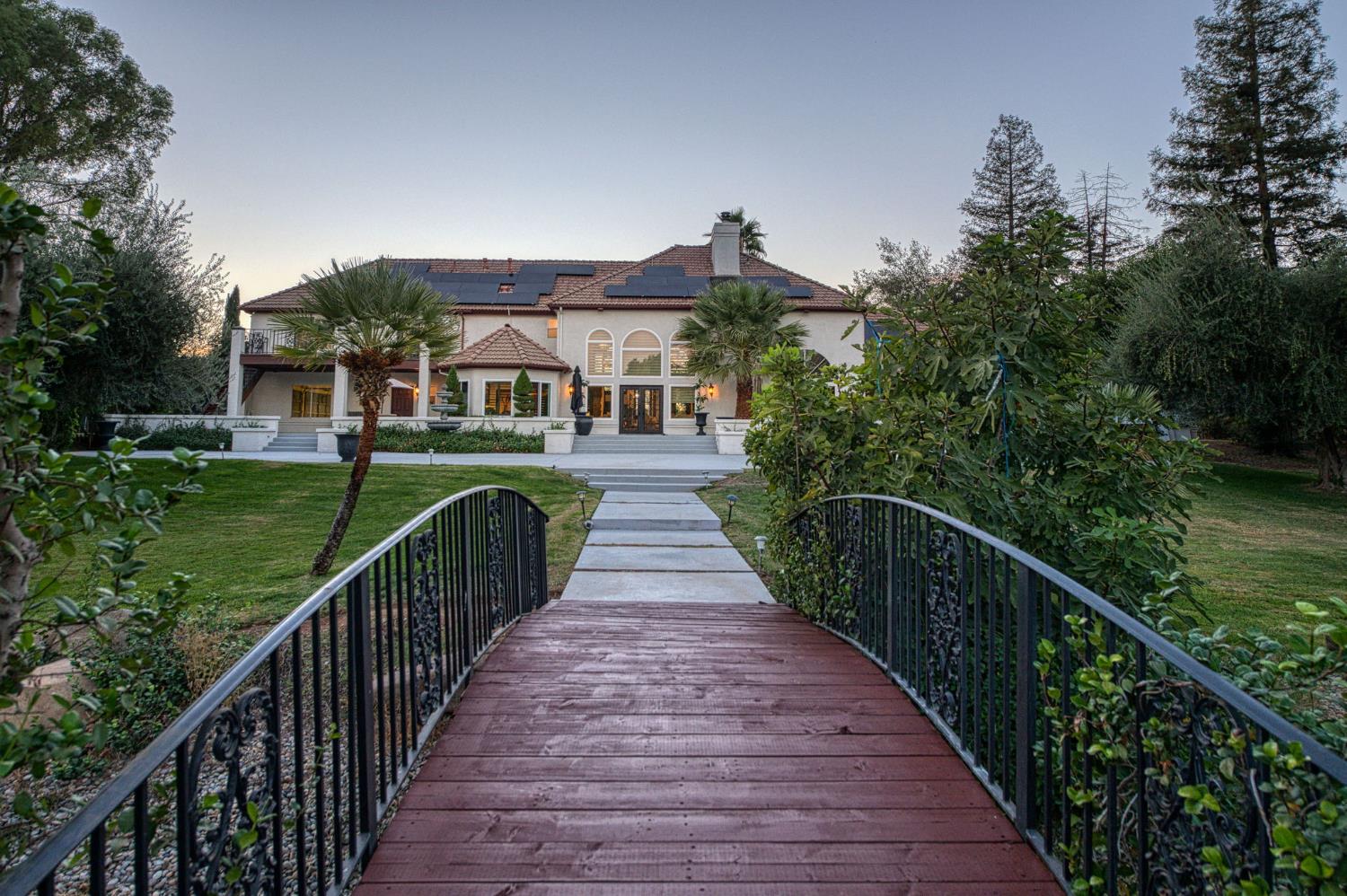 5334 N Marjan Ave, Clovis, CA 93619