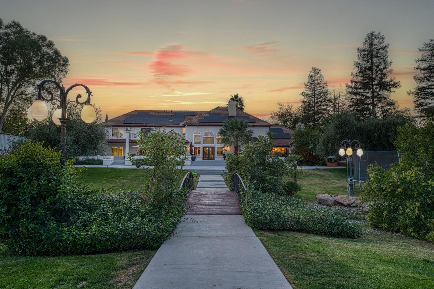 5334 N Marjan Ave, Clovis, CA 93619