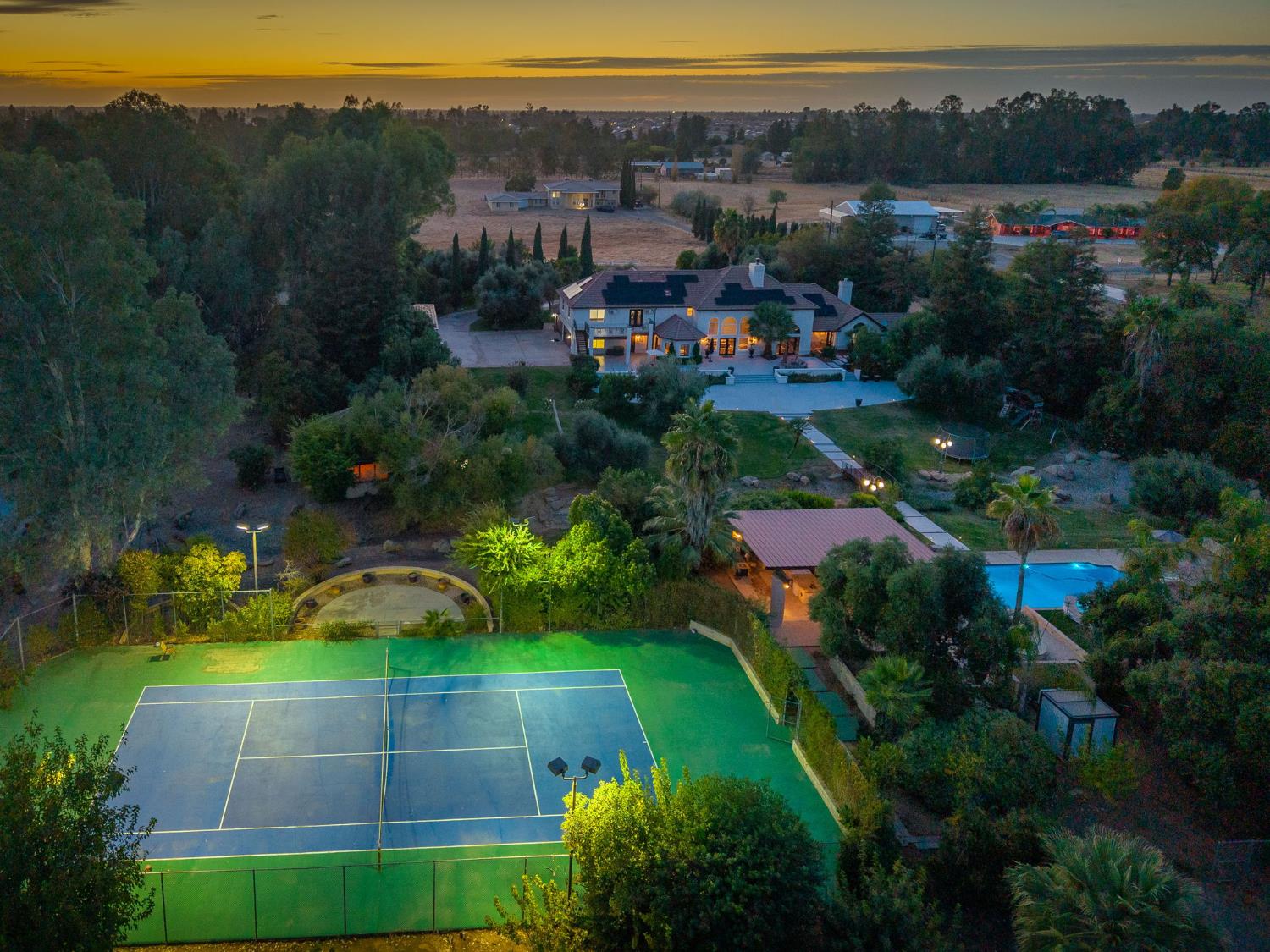 5334 N Marjan Ave, Clovis, CA 93619