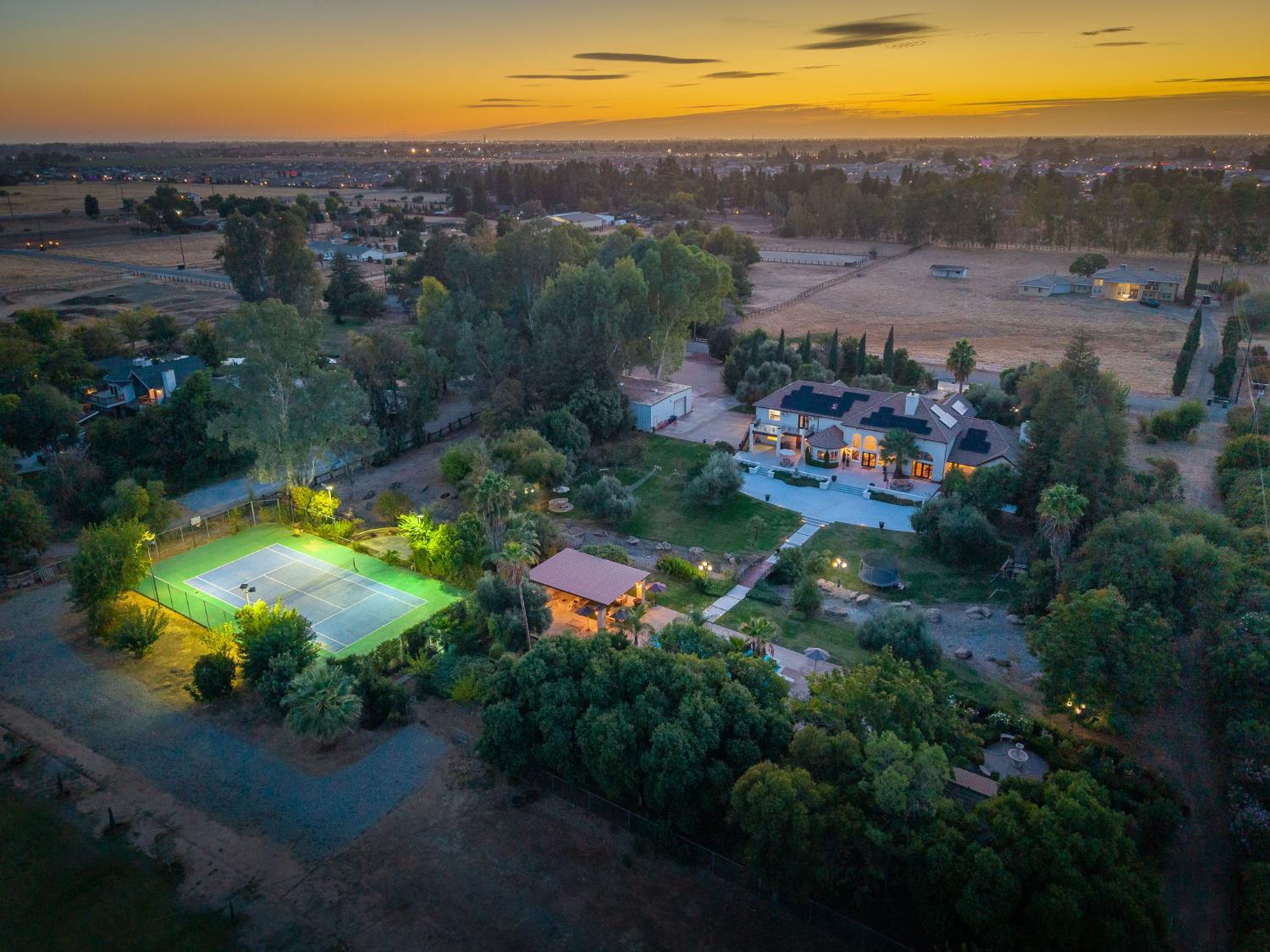 5334 N Marjan Ave, Clovis, CA 93619