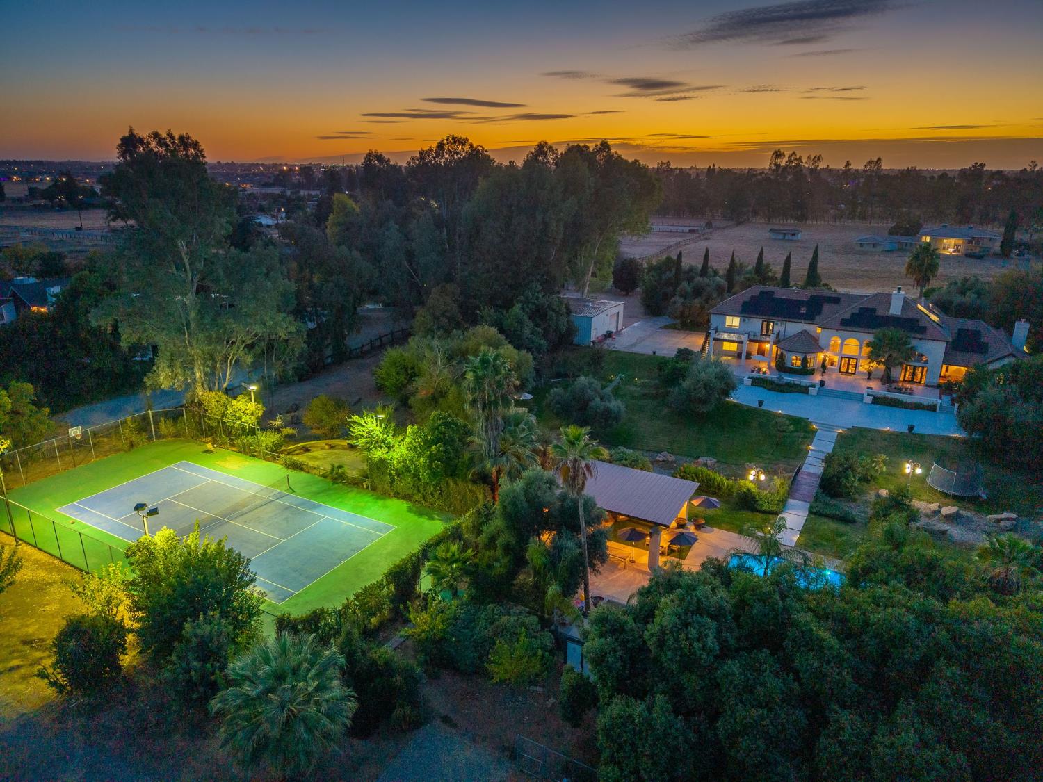 5334 N Marjan Ave, Clovis, CA 93619