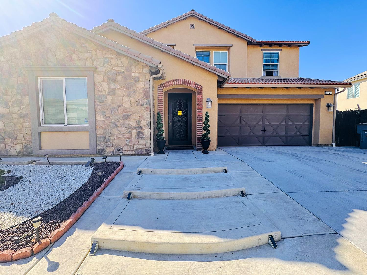 4237 N Rosalia Ave, Fresno, CA 93723