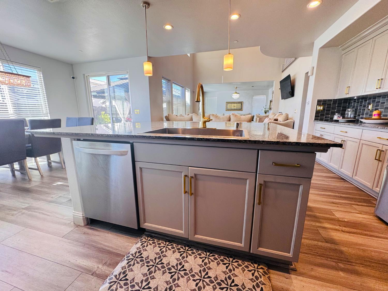4237 N Rosalia Ave, Fresno, CA 93723