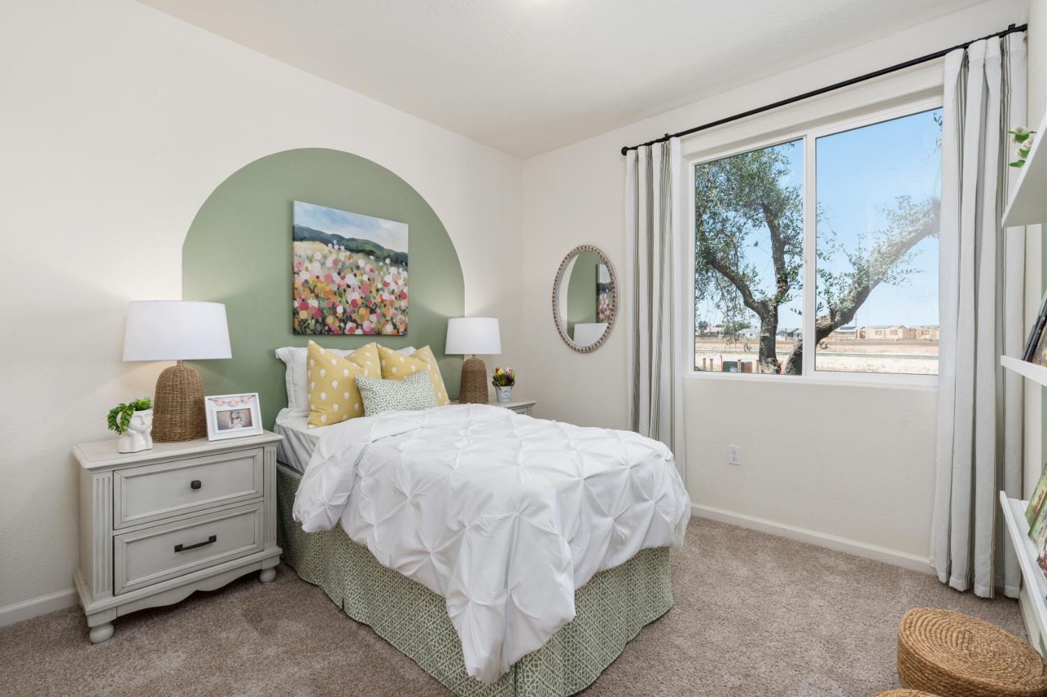 2062 N Firebrite Dr, Fresno, CA 93727