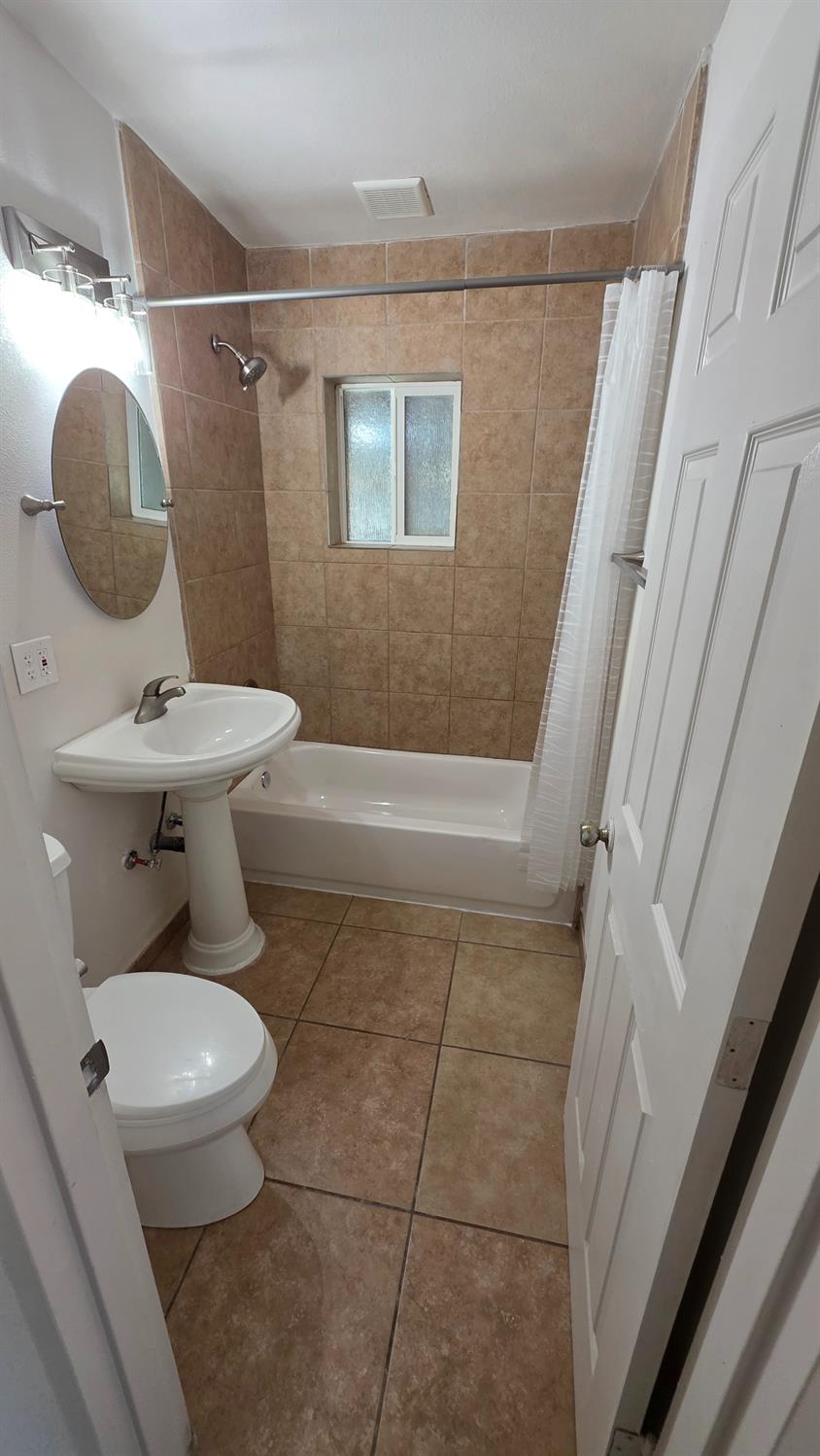2645 E Saginaw Way, Fresno, CA 93726