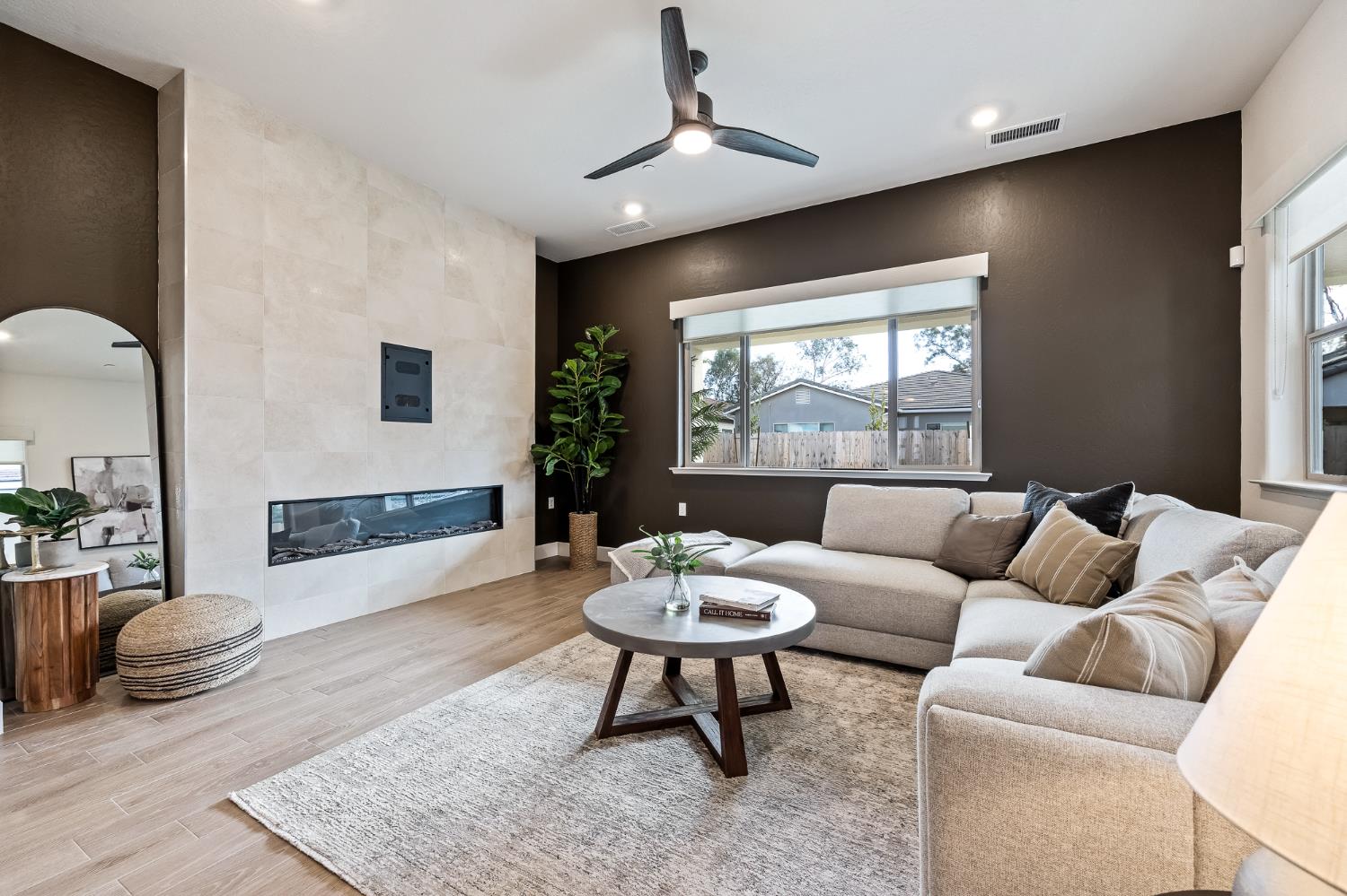 2946 Trenton Ave, Clovis, CA 93619
