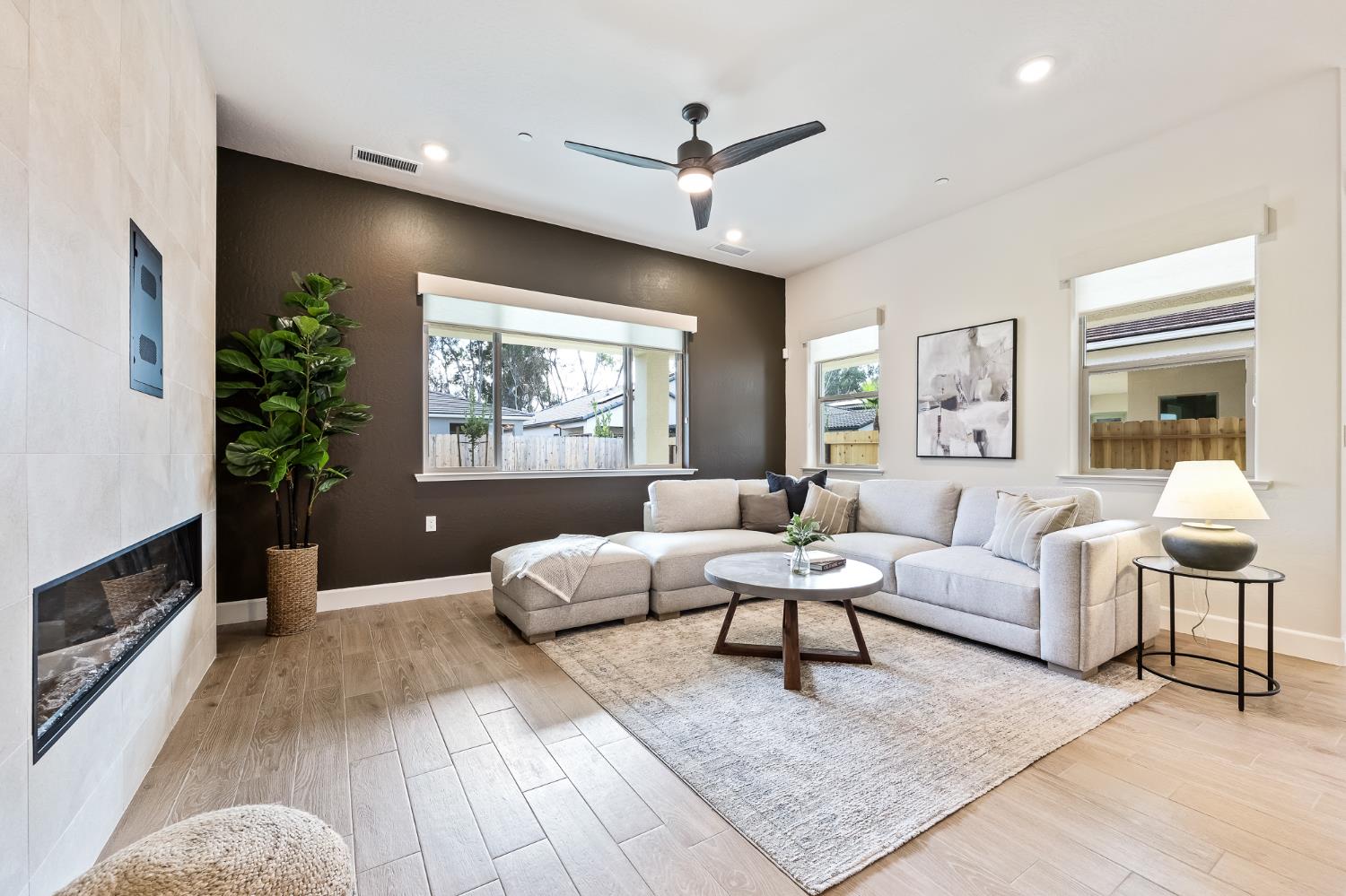 2946 Trenton Ave, Clovis, CA 93619