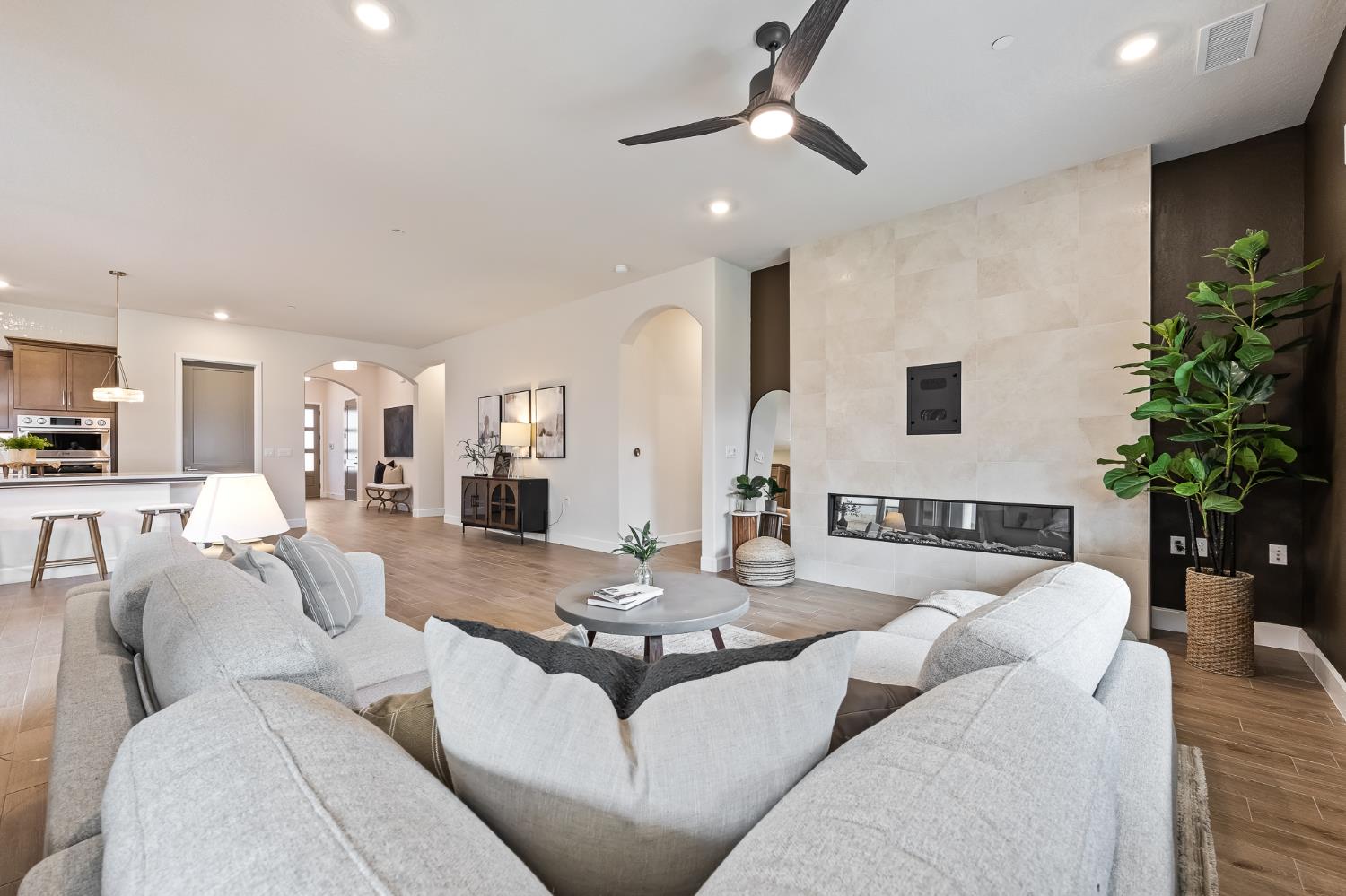 2946 Trenton Ave, Clovis, CA 93619