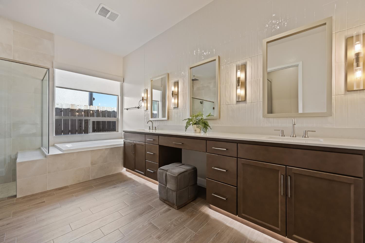 2946 Trenton Ave, Clovis, CA 93619