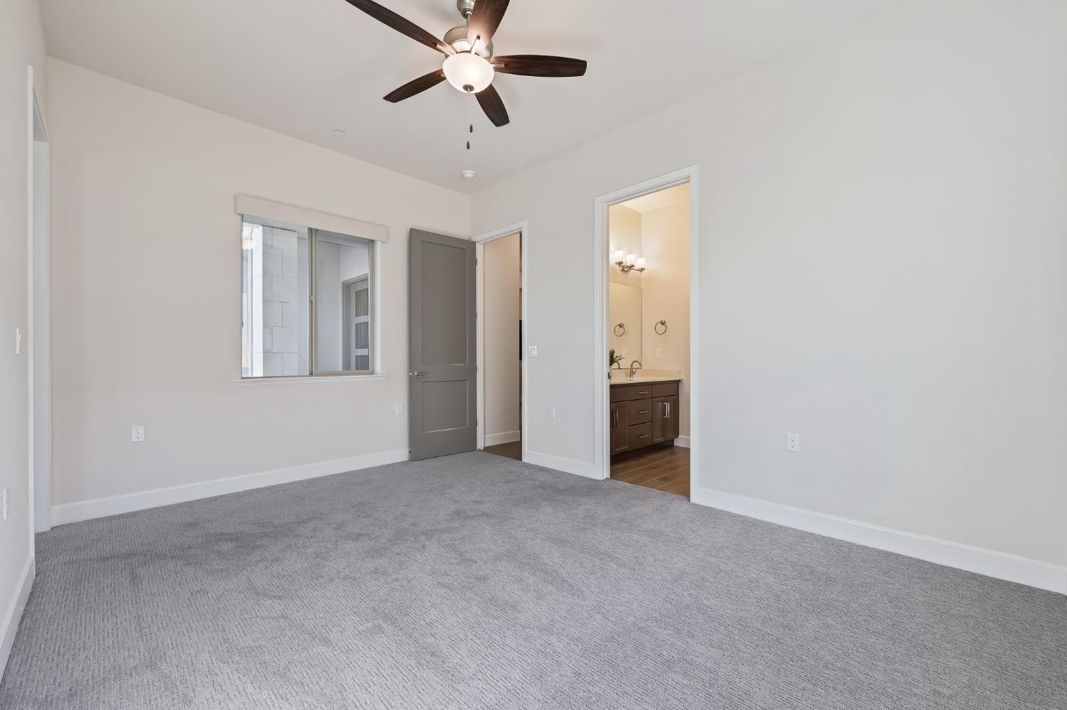 2946 Trenton Ave, Clovis, CA 93619