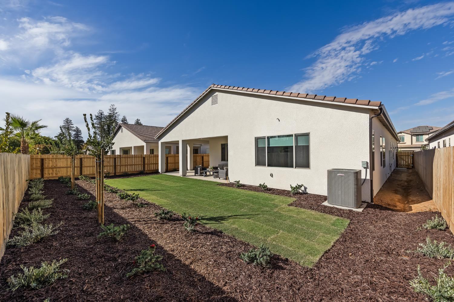 2946 Trenton Ave, Clovis, CA 93619