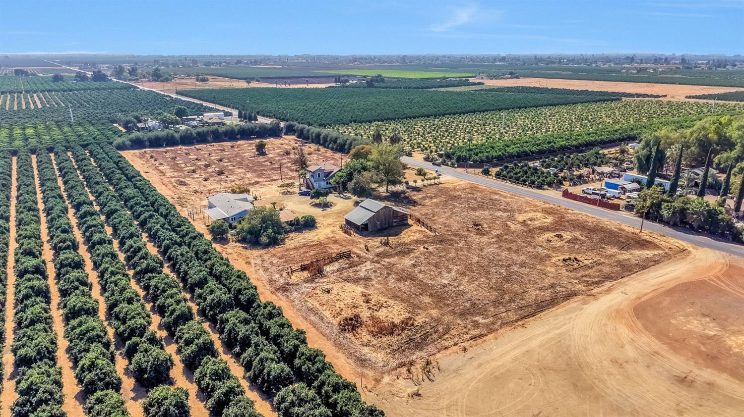 42458 Road 136, Orosi, CA 93647