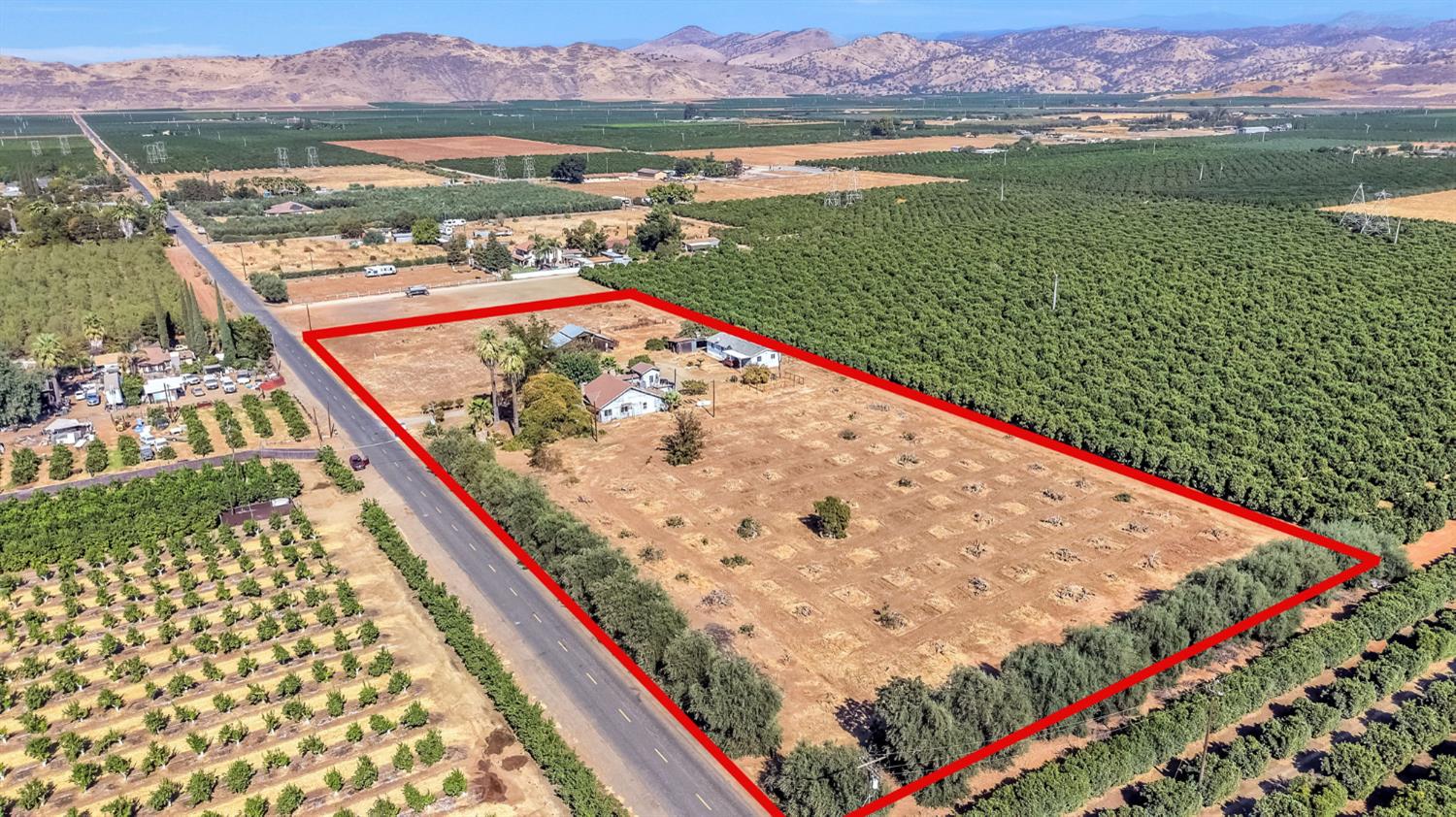 42458 Road 136, Orosi, CA 93647