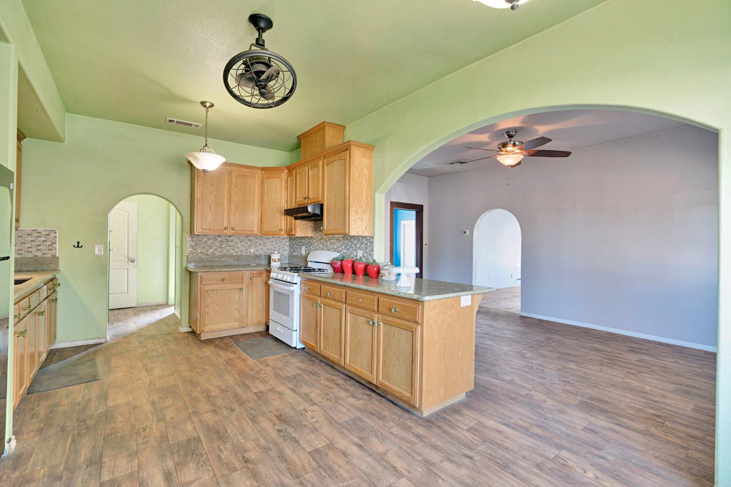 42458 Road 136, Orosi, CA 93647