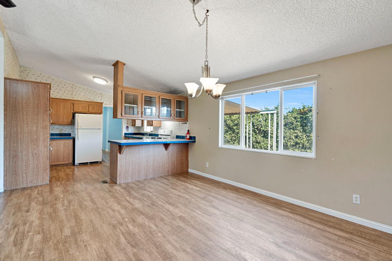 42458 Road 136, Orosi, CA 93647