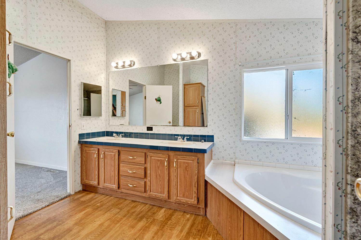 42458 Road 136, Orosi, CA 93647