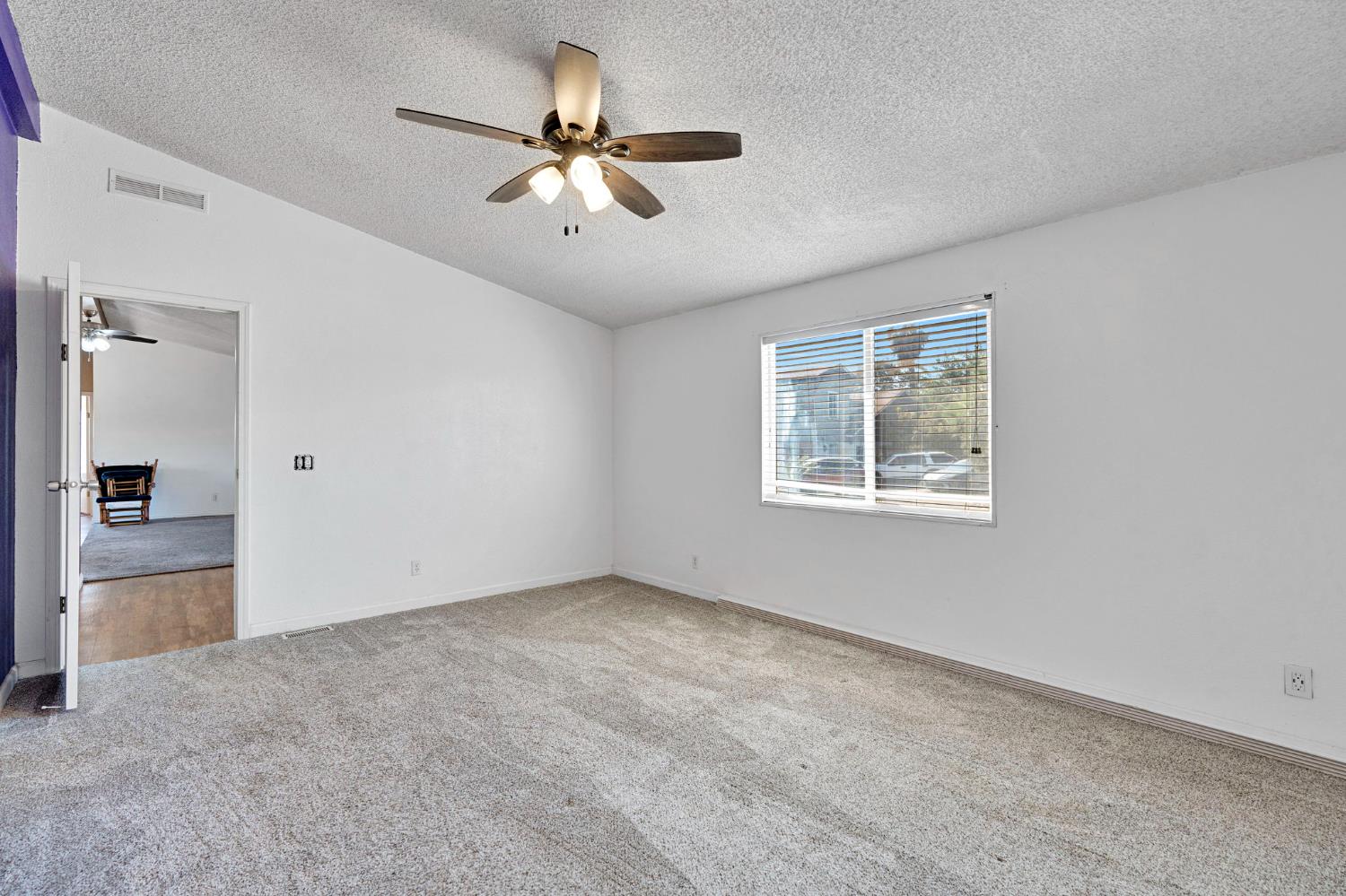 42458 Road 136, Orosi, CA 93647