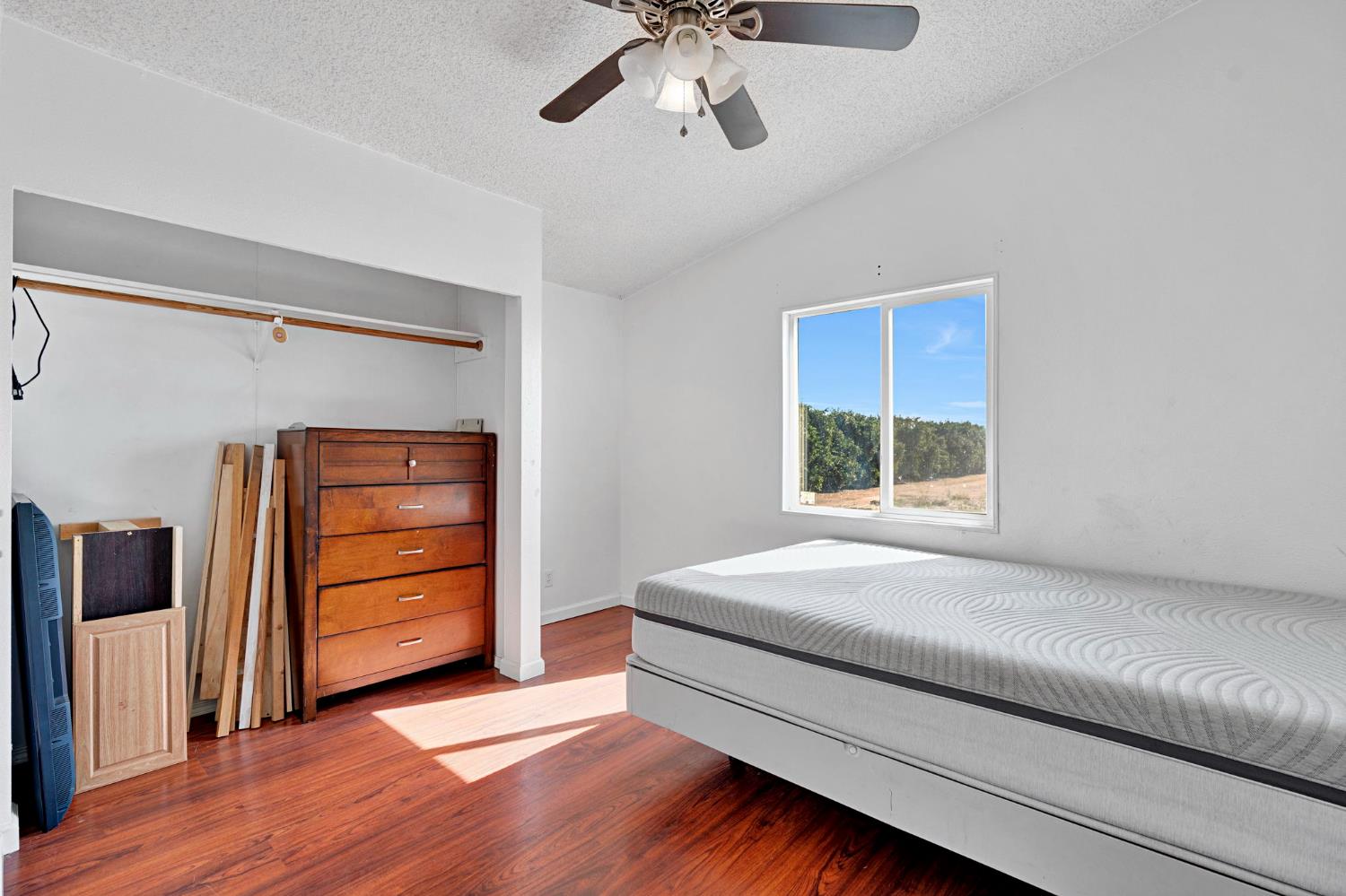 42458 Road 136, Orosi, CA 93647